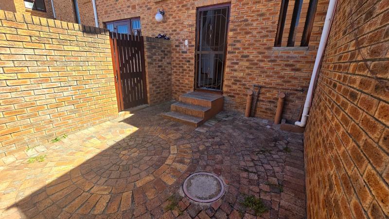 3 Bedroom Property for Sale in Die Wingerd Western Cape